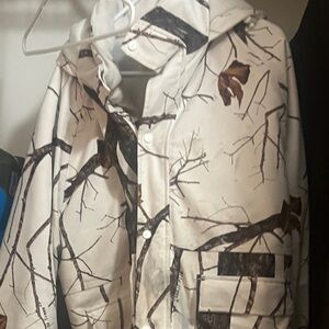 Camouflage Hooded Jacket. Heavy winter hunting jacket